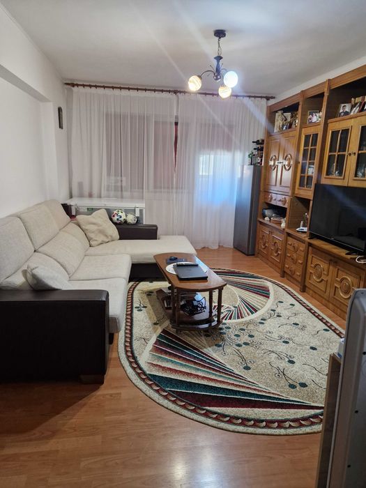 Vanzare apartament 3 camere