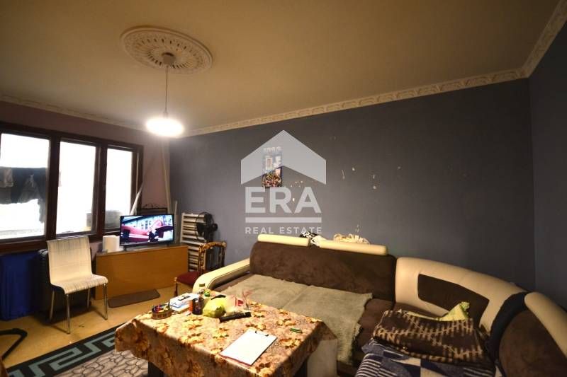 Продава се Четиристаен апартамент в Хасково, Каменни - 120 кв.м за 978 €/кв.м - Снимка #2