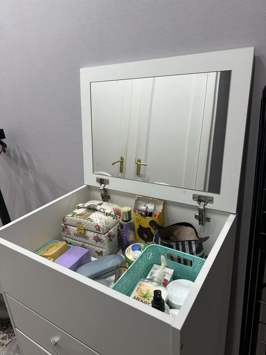 Камод туалетный столик