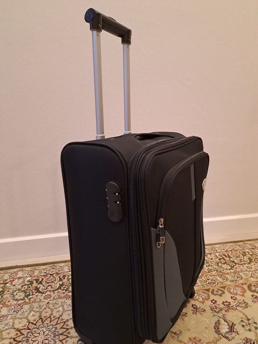 Чемодан для ручной клади