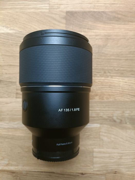 Samyang 135mm F 1.8 pentru Sony