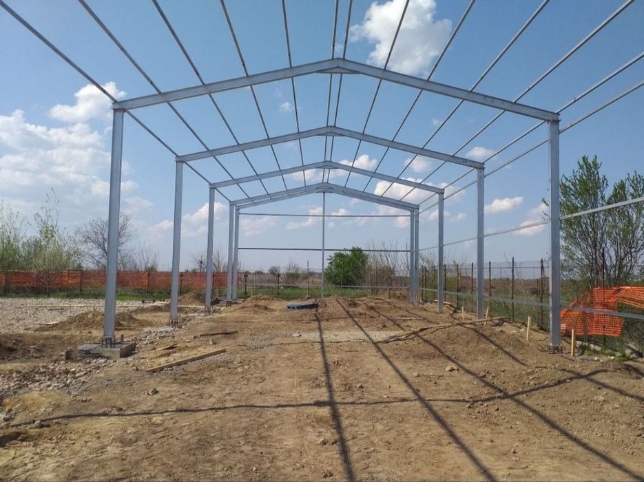 Vând 10ferme metalice la 10m din ipe160 și 2stalpi la 4m la  6000e