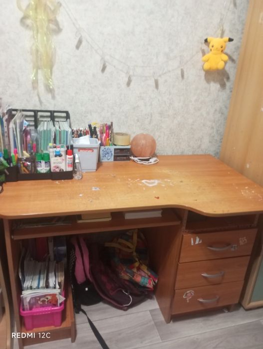 Продам стол для учёбы
