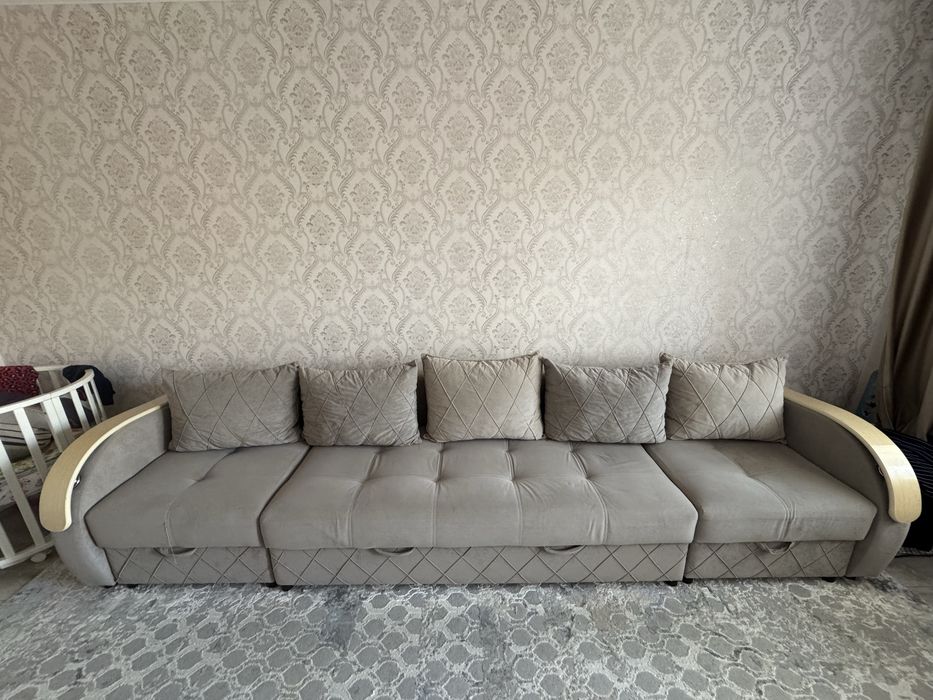 продам диван в отличном состояний