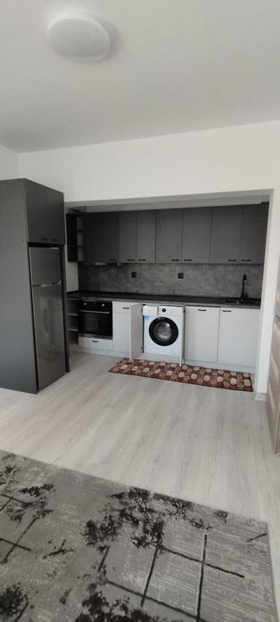 Дава се под наем Тристаен апартамент в Варна, Погреби - 80 кв.м за 561 € - Снимка #2