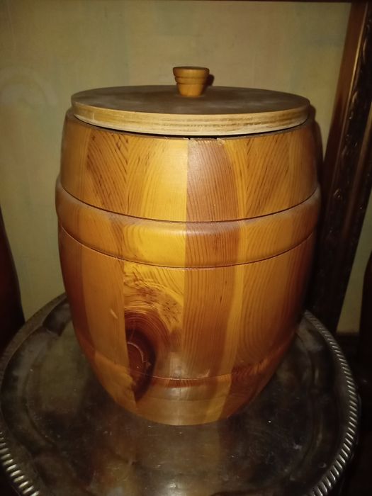 Бочка из дерева за смешные деньги.