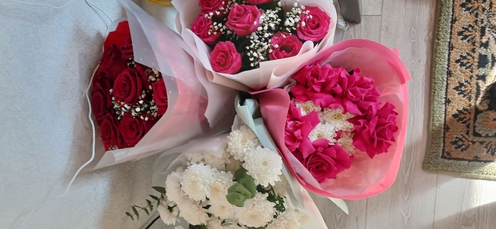 Продам цветы 4 букета