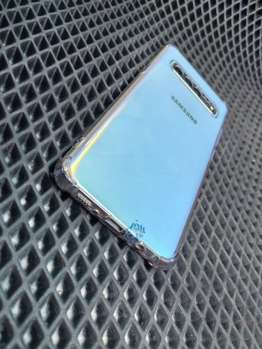 Продаю телефон самсунг