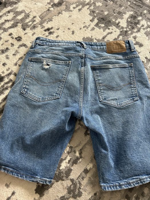 Pantaloni scurti barbati 50 lei