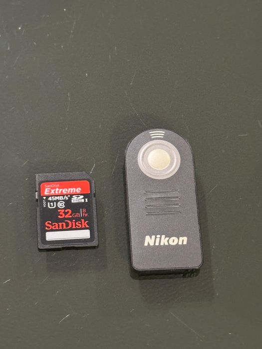 NIKON D5100 Aparat Foto DSLR Kit complet cu 2 Obiective si telecomanda