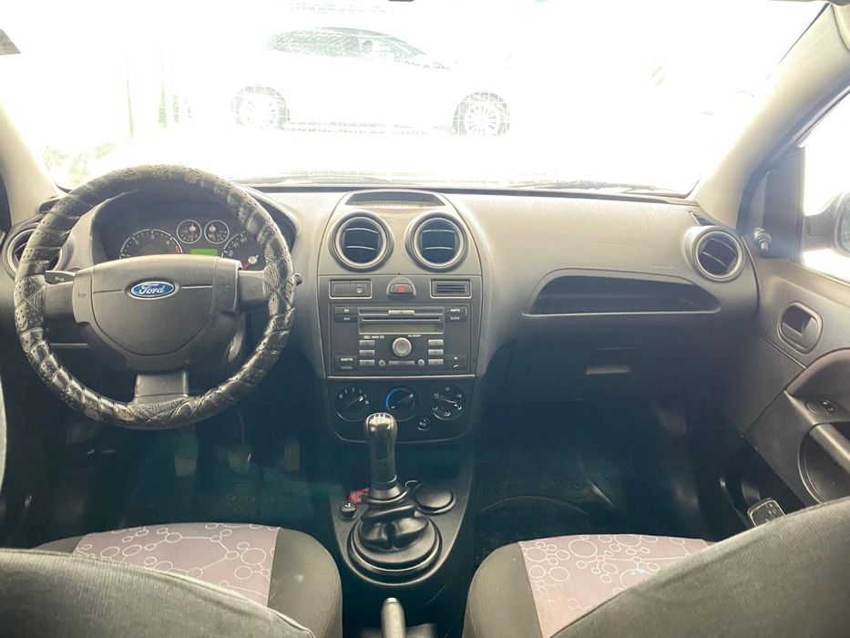 Vând Ford Fiesta 1.6 TDI An 2008 AC stare impecabila  Km 150000 de mii real verifitați