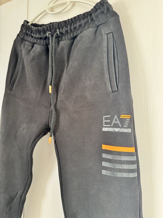 Спортен екип EA7