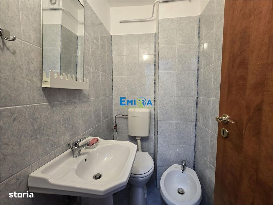 Inchiriere apartament spatios cu 3 camere decomandate. Zona Republicii