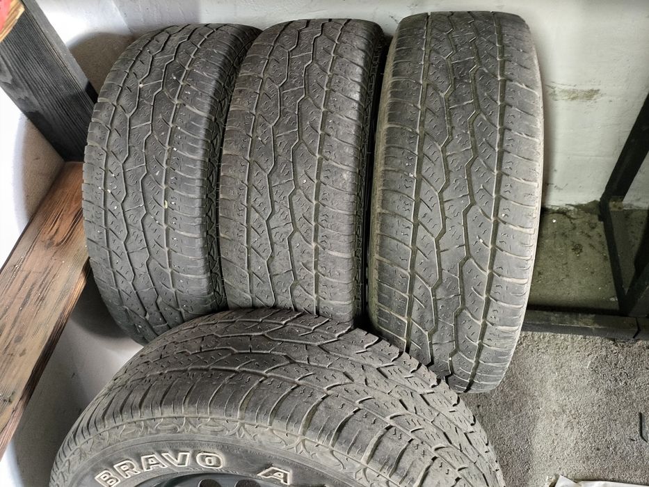 Maxxis Bravo AT 215/65/16