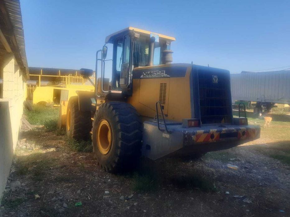 Погрузчик фронтальный