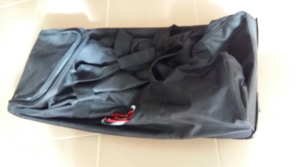 Troler geamantan mare