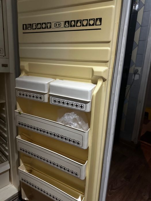 Холодильник снежинка 304