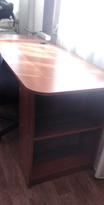 Кресло, столики, стол