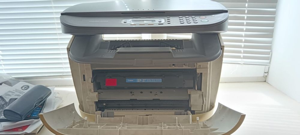 Продам принтер рабочий серого цвета