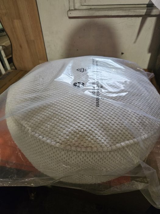 Бежов пуф Sinsay 2 броя