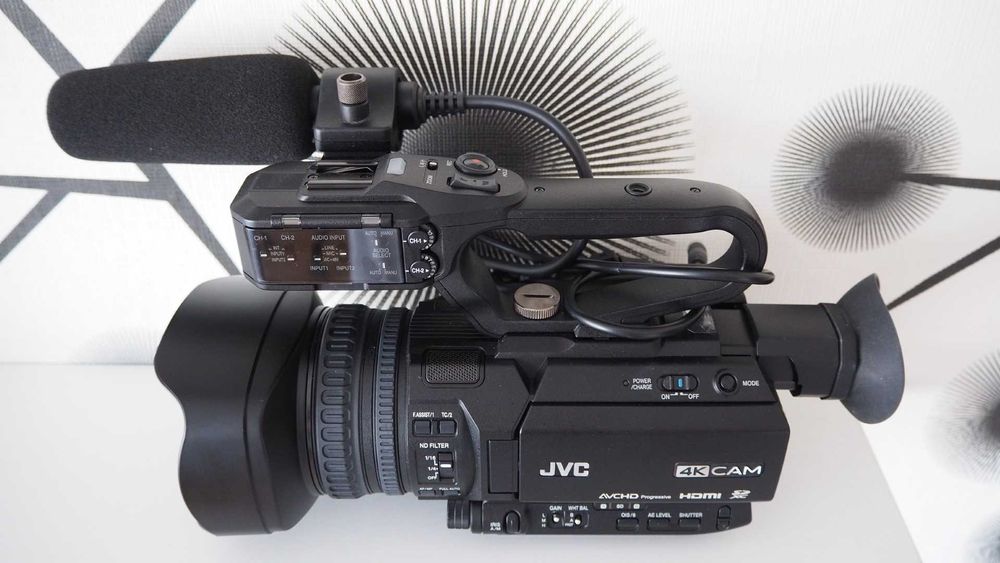 JVC GY 180 - 4K la preț imbatabil