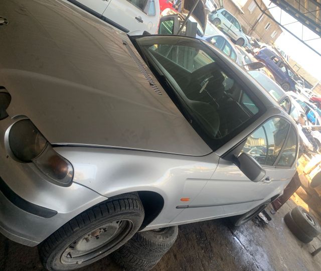 Broasca usa dreapta BMW Seria 3 2001 318ti MT (143 hp)