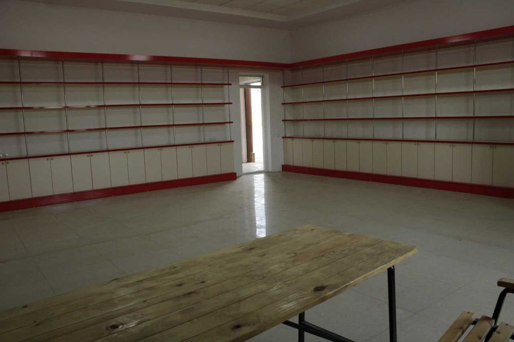 Автосервис устахона мошинала учун сотилади