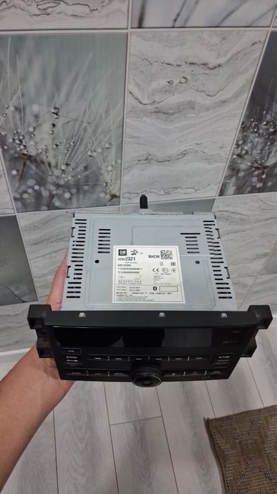 Продам срочно оригинал автомагнитолу за 20тыс