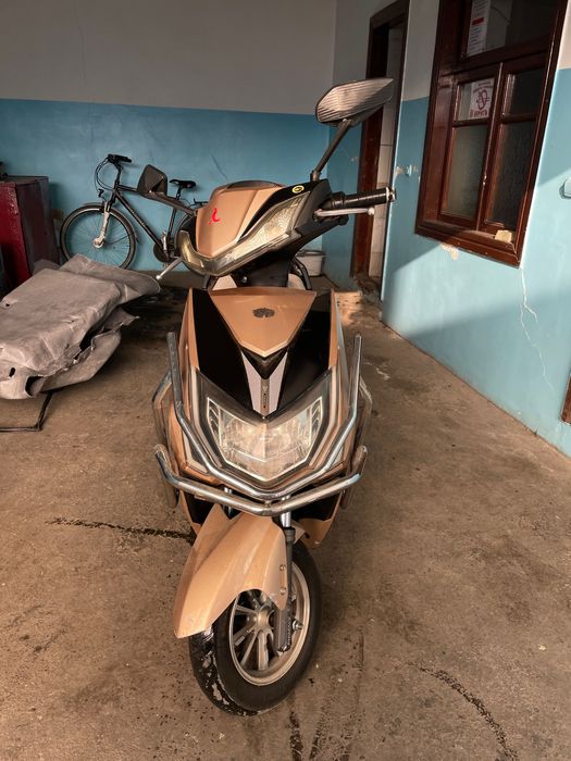 Elektron skuter sotiladi