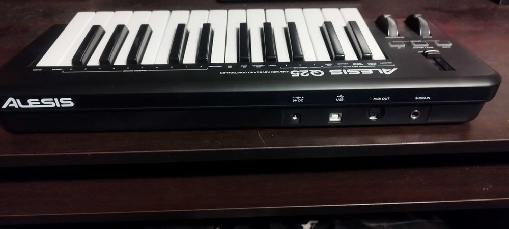 midi kaybord Q25