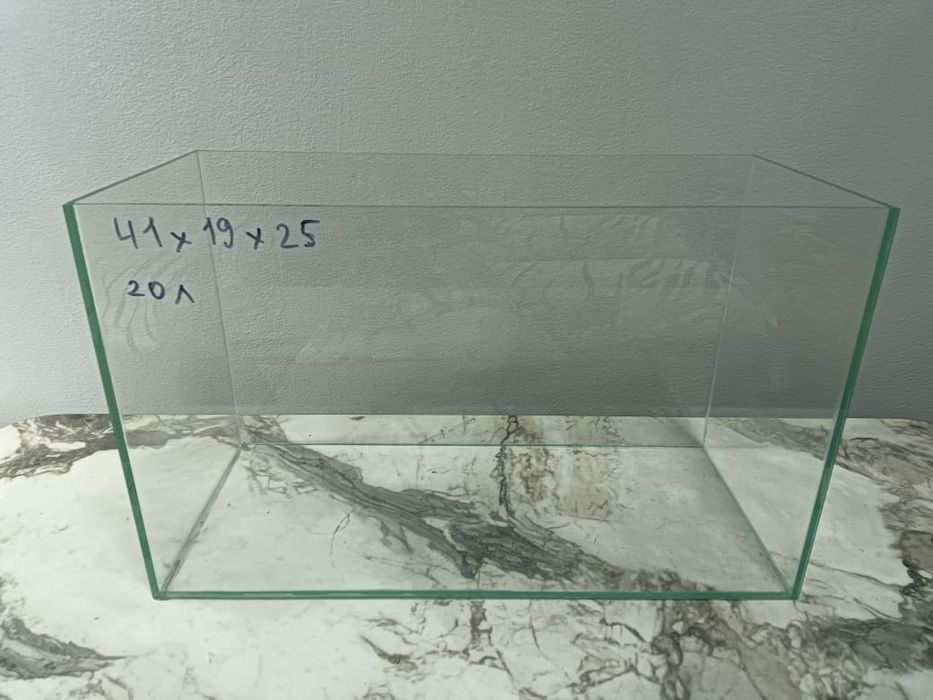 Продам новый аквариум на 20