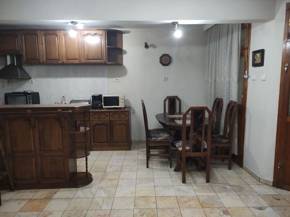 Давам под наем двустаен апартамент в нова кооперация