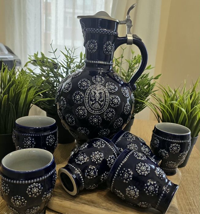 Немски комплект за вино от керамична кана с капак и чаши, произведени