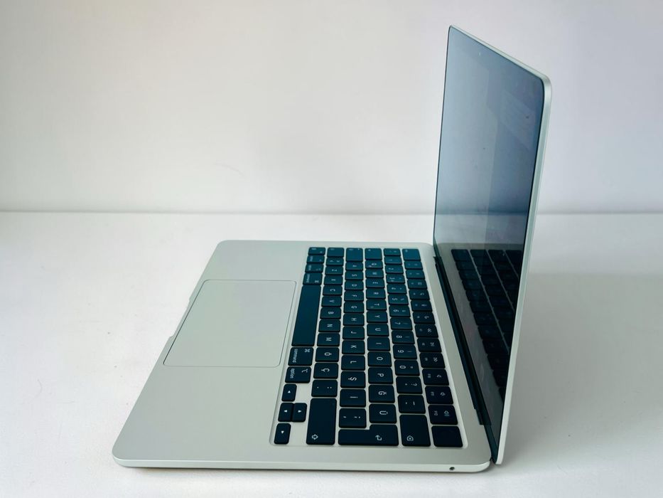 КАТО НОВ! Apple MacBook Air 13 M2 8RAM 256GB Starlight 65 ЗАРЯДА! Гаранция!