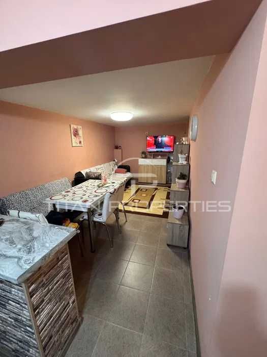 Продава се Къща в с. Брестник, Област Пловдив - 200 кв.м за 1250 €/кв.м - Снимка #2