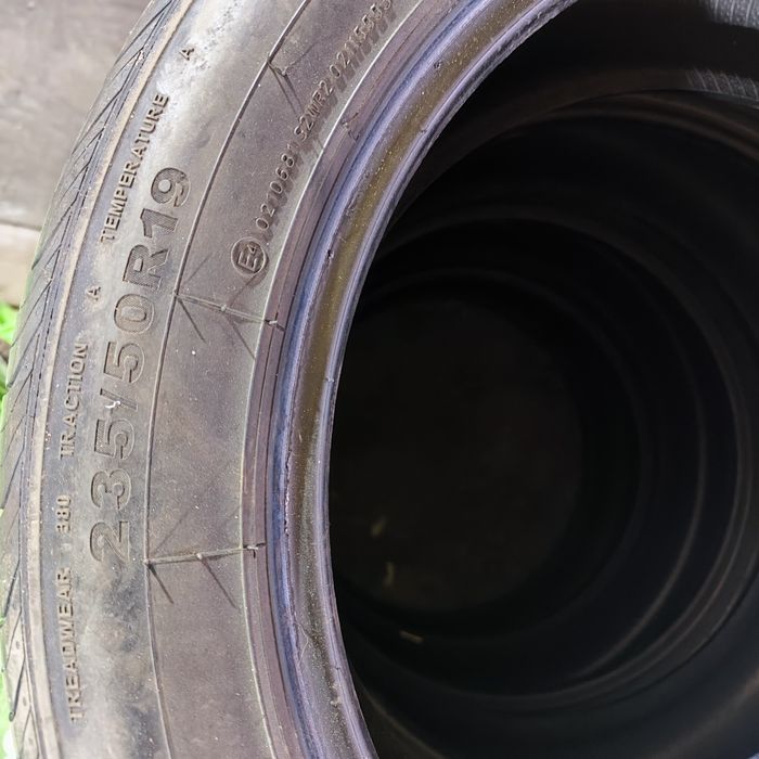 Продам шины 235 50 R19
