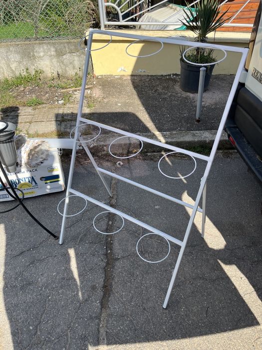 Стелажи - Оборудване Цветарски Магазин