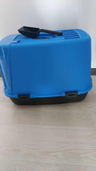 Латок для кошки закрытый