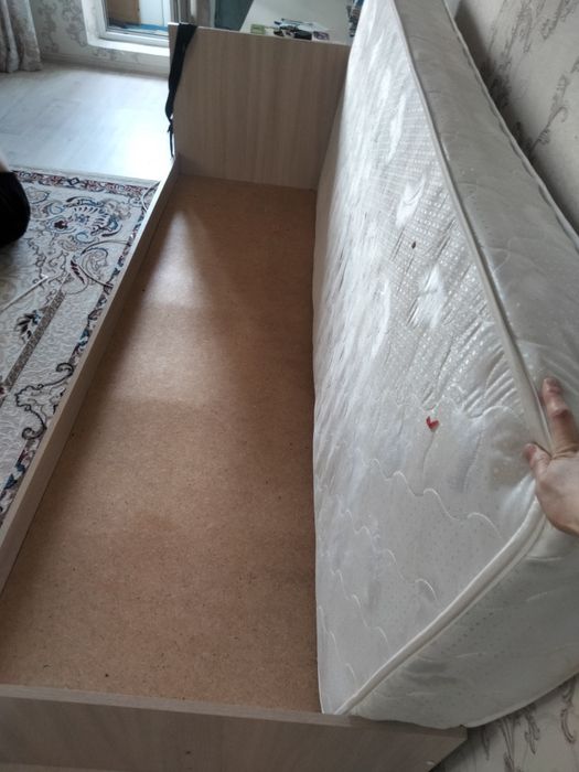 Односпальная кровать