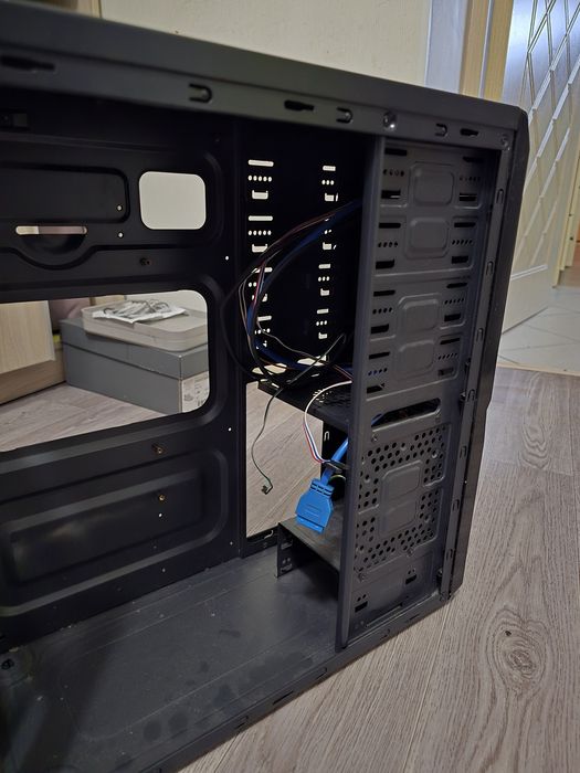 Корпус для компьютера aerocool