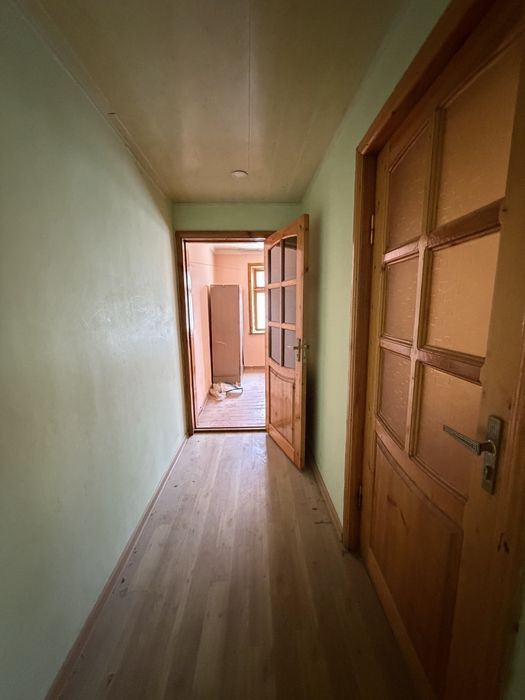 Сотилади  2хона 2 этаж гиштлик дом 6 метр веранда бор вокзал парк