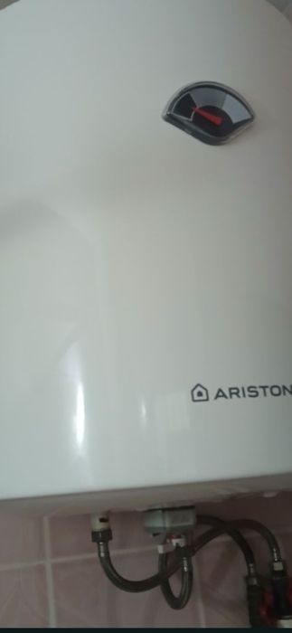 Boiler electric Ariston BLU R 50 V .