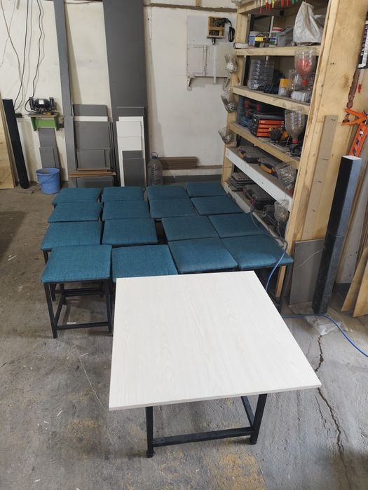 Табуретки металлический.