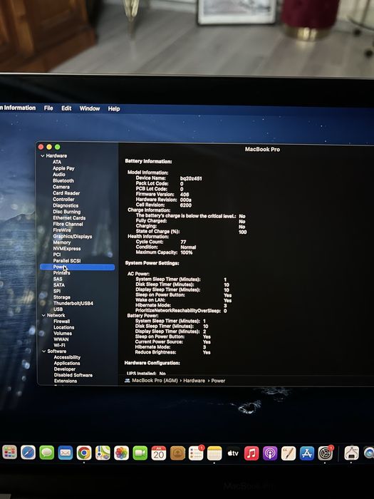 Macbook Pro 13 Touchbar Retina 2021  256GB SSD - 77 cicluri ca nou