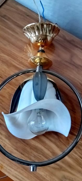 Продам люстры в рабочем состоянии