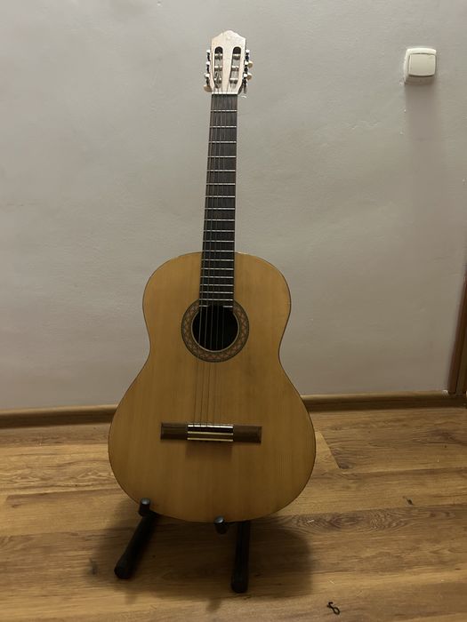 Акустическая гитара Yamaha