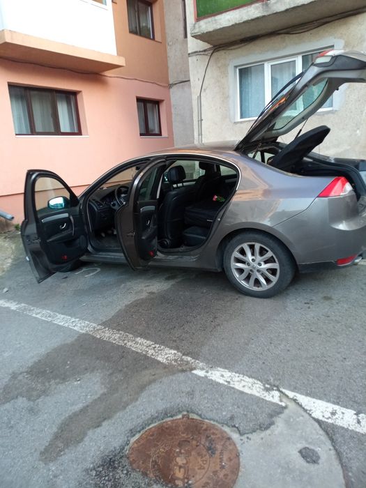 Laguna 3, an 2009,consum mic,2350euro negociabil