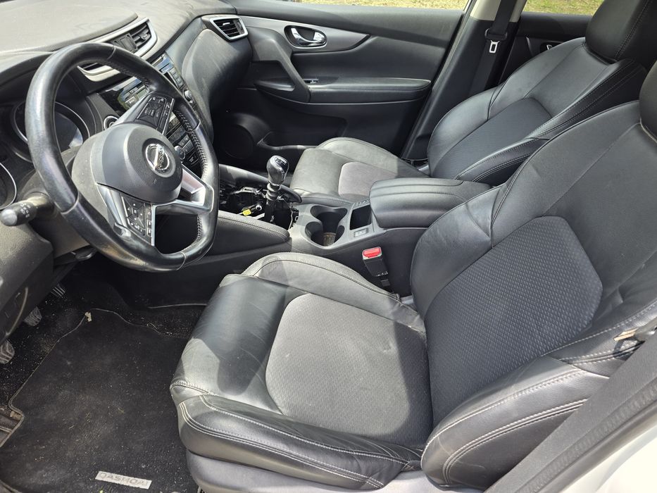 Продавам nisan qashqai на части