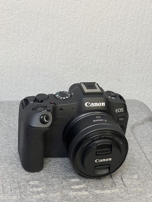 Canon r8 + обьектив