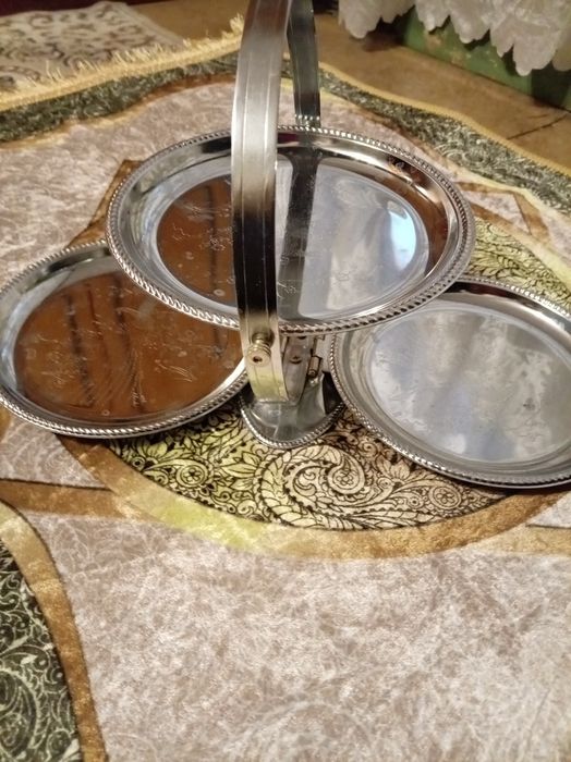 Продам часы ссср, хрусталь, вазы, конфетницы.